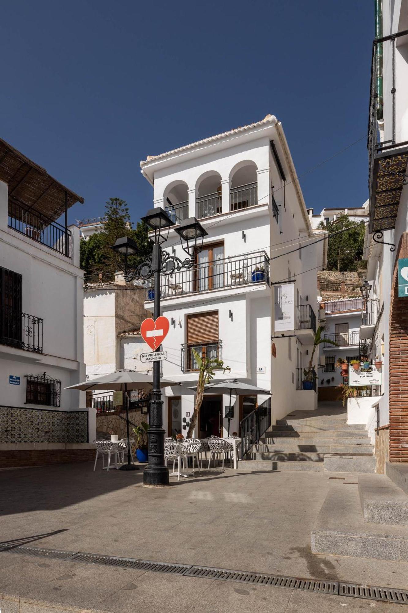 Olive & Ivy Guesthouse Canillas de Aceituno Luaran gambar