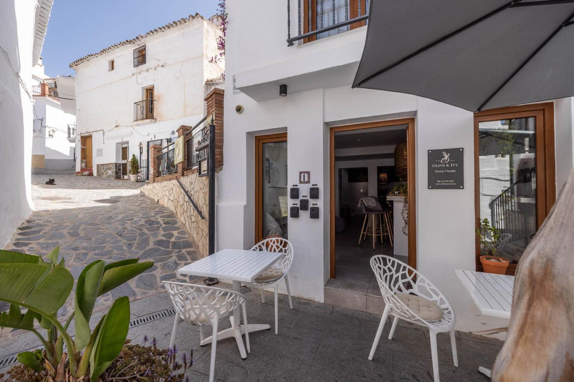 Olive & Ivy Guesthouse Canillas de Aceituno Luaran gambar